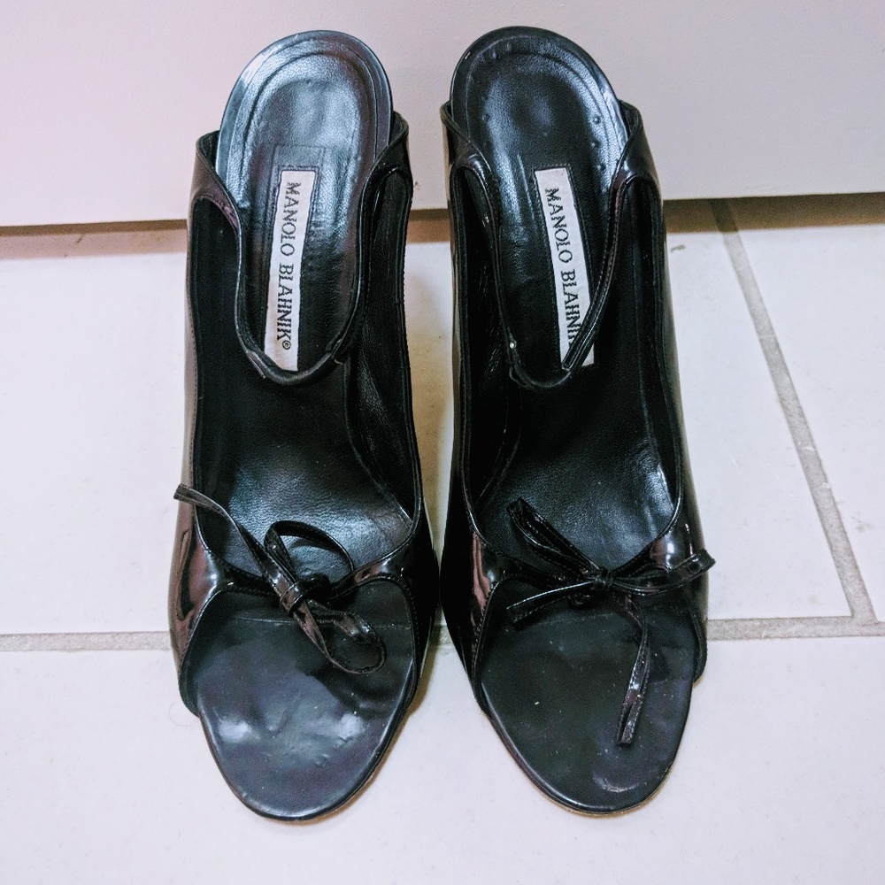 Manolo Blahnik Patent Leather Mule Sandal - Picture 3 of 3